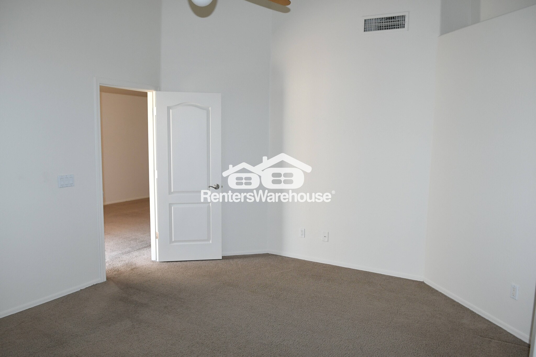 Building Photo - 8757 E Avalon Dr