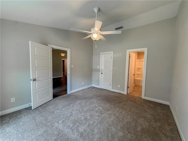 Building Photo - 733 Hale Rd