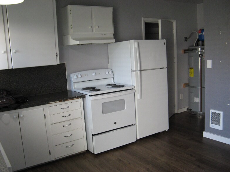 Building Photo - 2503 Oakes Ave