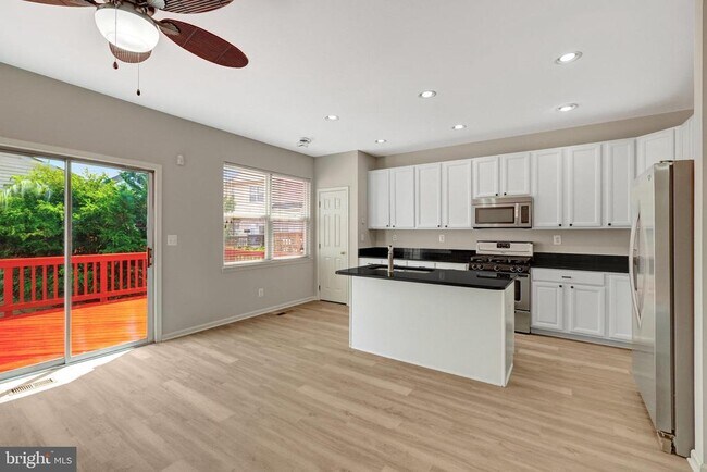Building Photo - 2505 James Madison Cir