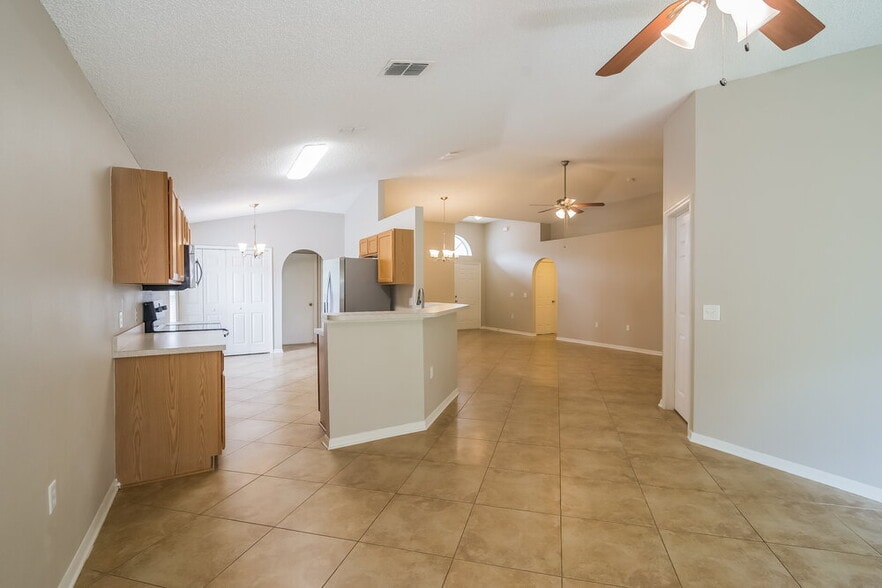 Building Photo - 3192 Carlotta Road