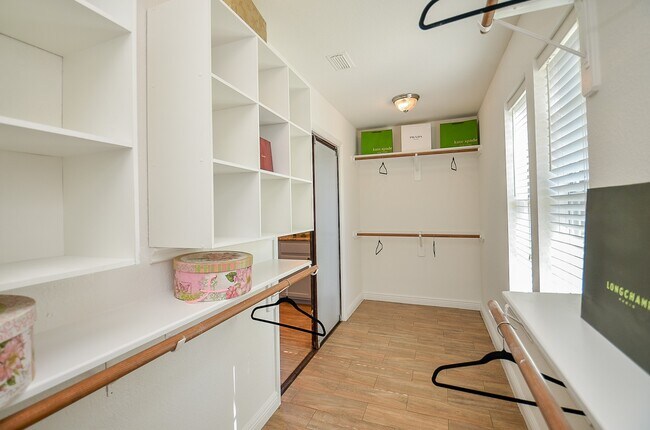 Building Photo - 18106 Rileybrook Cir