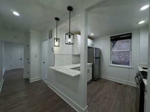 Building Photo - 807 Park Ave