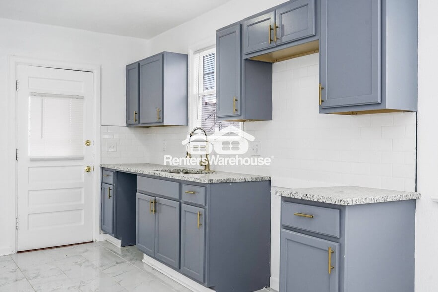 Building Photo - 1111 E 76th St