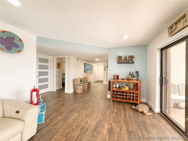 Building Photo - 10044 S Ocean Dr