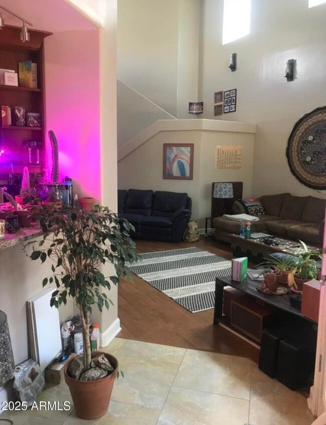 Building Photo - 667 N. Encanto Village Way