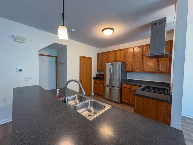 Building Photo - 1453 Millbrook Dr
