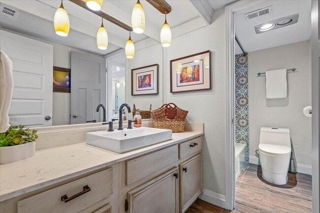 Building Photo - 143 World of Tennis Sq