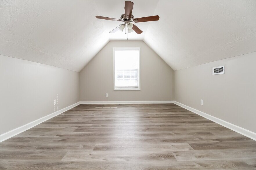 Building Photo - 1016 Anna Gannon Dr