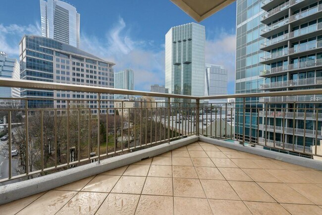 Building Photo - 3334 Peachtree Rd NE
