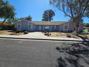 Building Photo - House For Rent