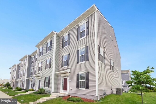 Building Photo - 6052 Krantz Dr