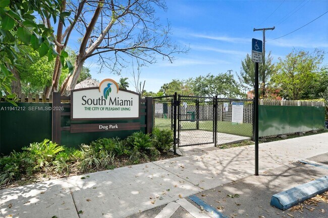 Building Photo - 6330 SW 79th St