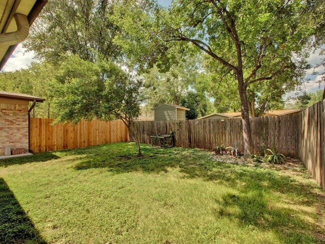 Building Photo - 8516 Hathaway Dr