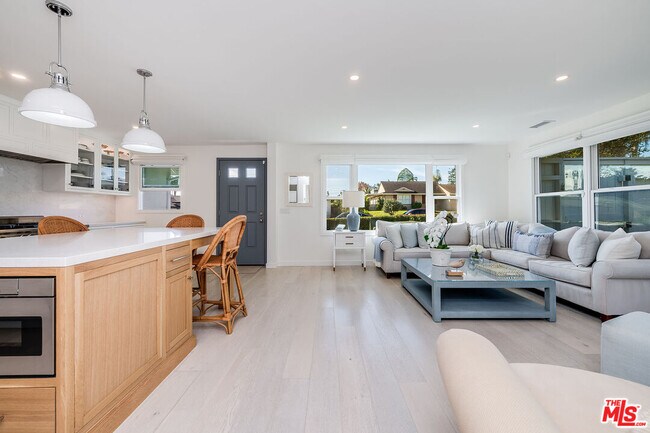 Building Photo - 134 La Plata