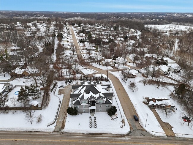 Building Photo - 2212 Chapel Hill Rd