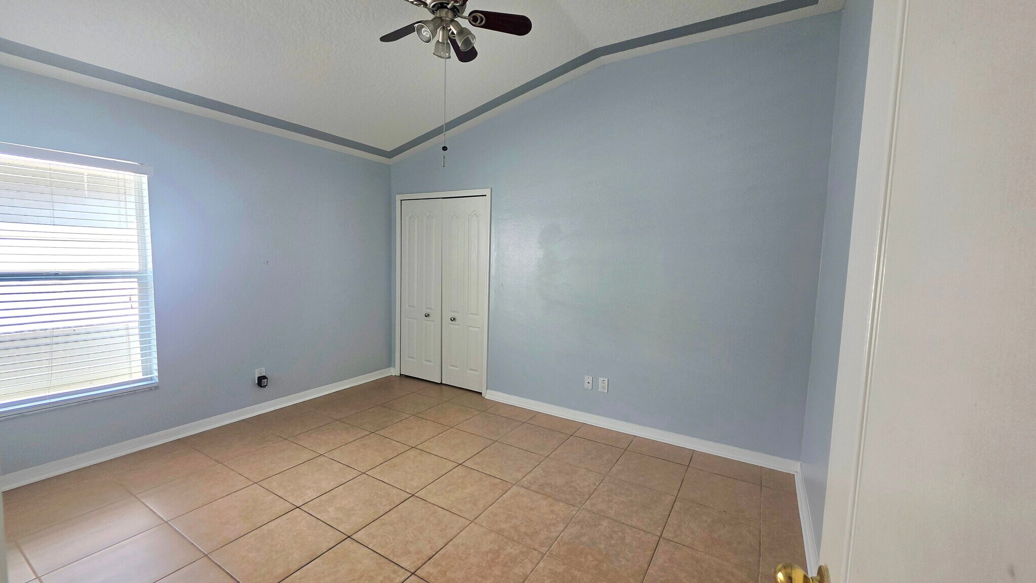 Building Photo - 9730 White Barn Way