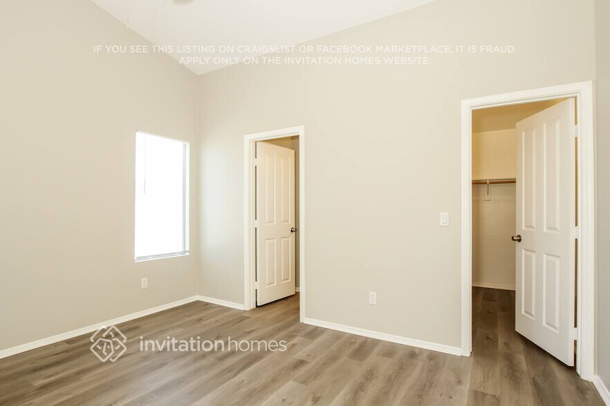 Building Photo - 13986 W Maui Ln