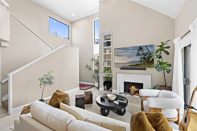 Building Photo - Charming Townhome in Turtle Rock