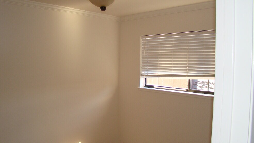 Building Photo - 5119 Silver Reef Dr