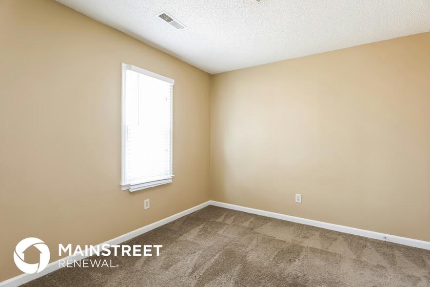 Building Photo - 1601 Trinity Garden Cir