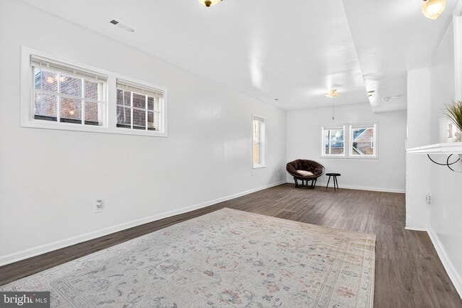 Building Photo - 1118 Sterling Ave