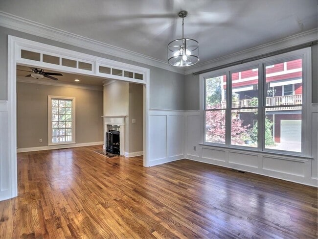 Building Photo - 975 Odessa Dr