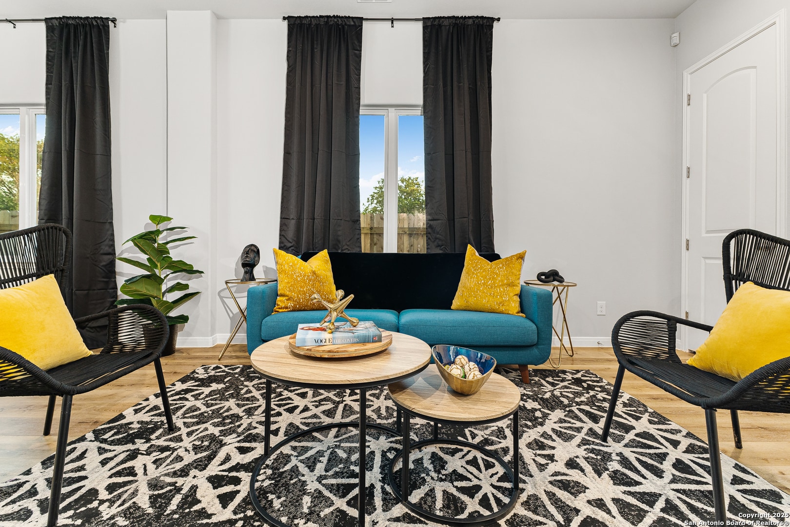 Living Area - 505 Linden Ave