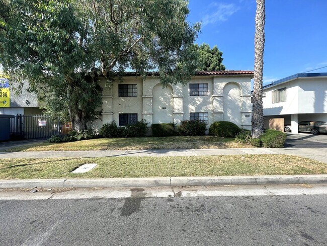 Primary Photo - 15131 Victory Blvd