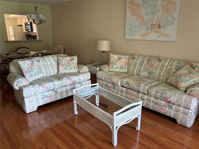 Building Photo - 750 Avenida Estancias