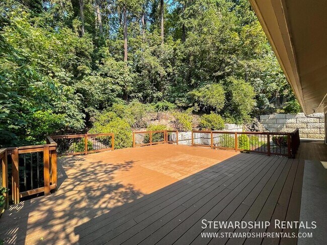 Building Photo - 1800 Sylvan St