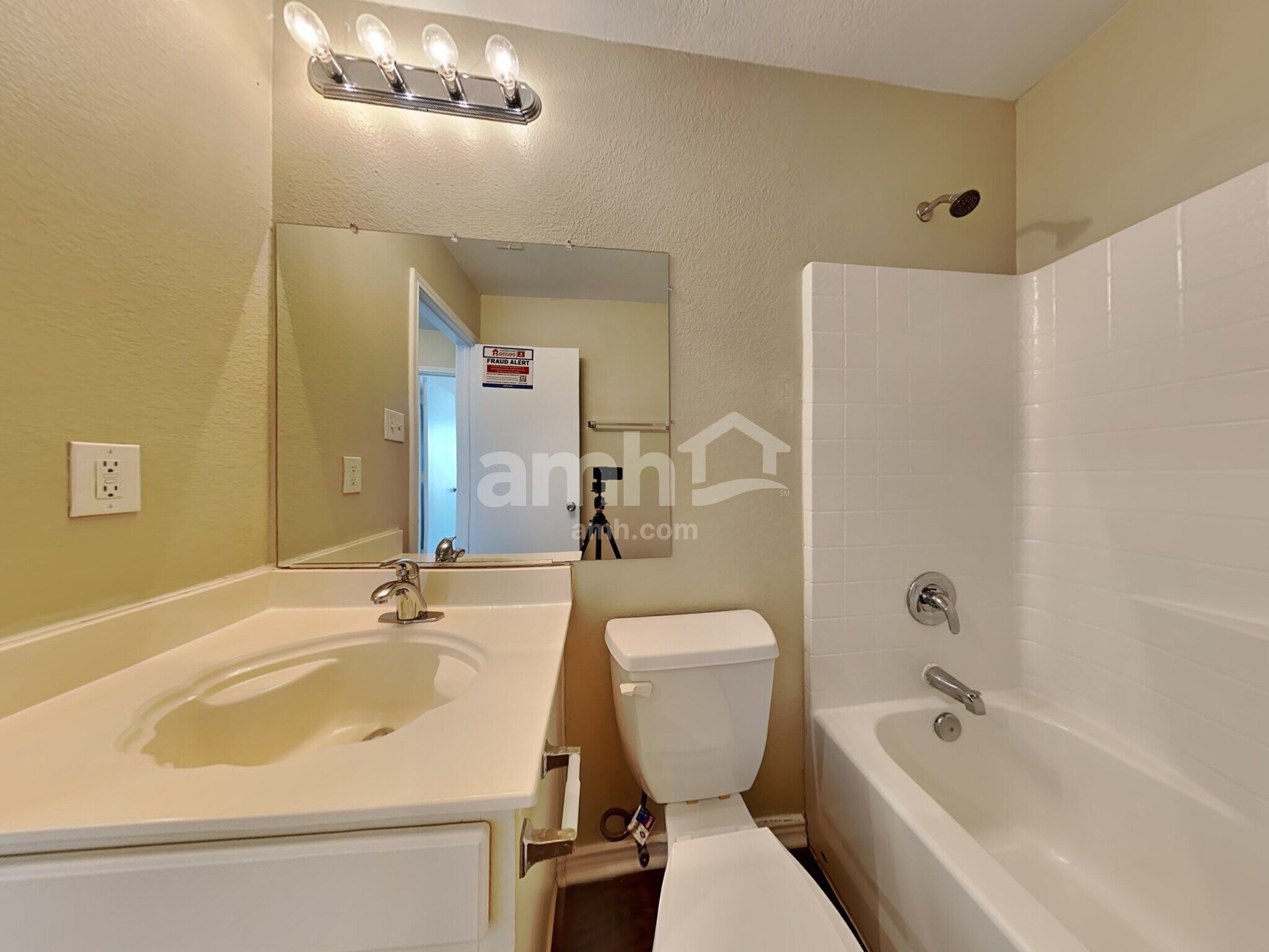 Building Photo - 111 Maned Dr