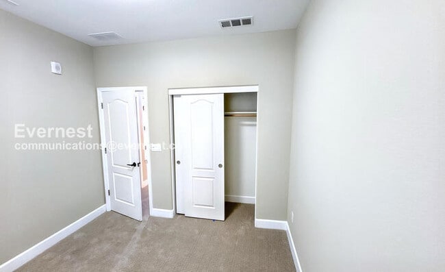 Building Photo - 428 Whistler Pl