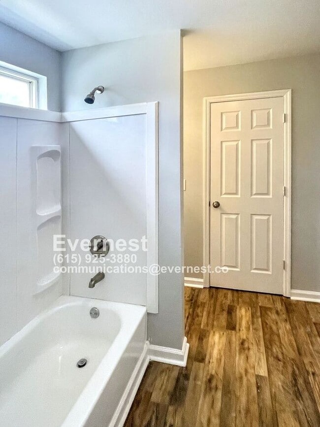 Building Photo - 3-Bedroom, 2-Bathroom Home with Deck and C...