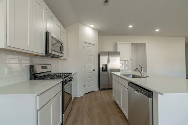 Building Photo - 4530 W Canyon Run Dr