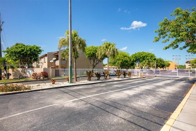 Building Photo - 15721 SW 137th Ave