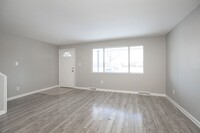 Building Photo - 2 BED 1.5 BATH UNIT IN THE BANBURY CONDOMI...