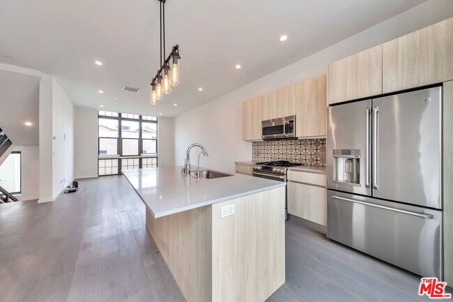 Building Photo - 1824 Redondo Blvd