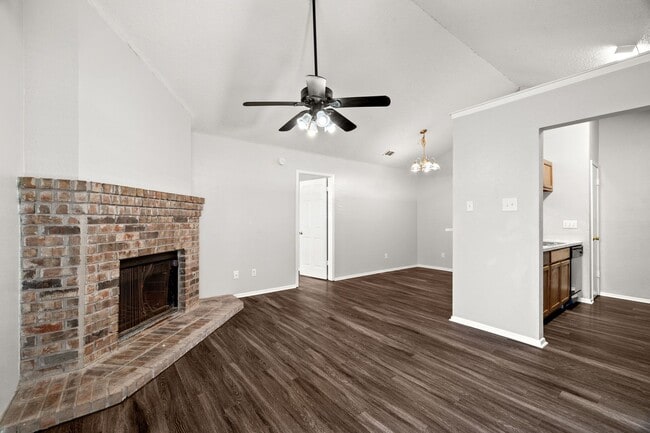 Building Photo - 12130 Thompkins Dr