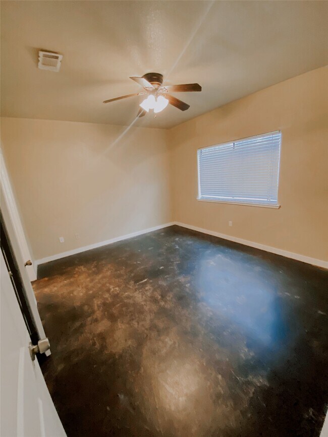 Building Photo - 3123 Molly Dr