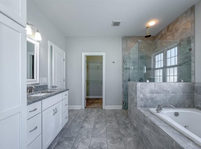 Building Photo - 2508 Goldenrod Wy