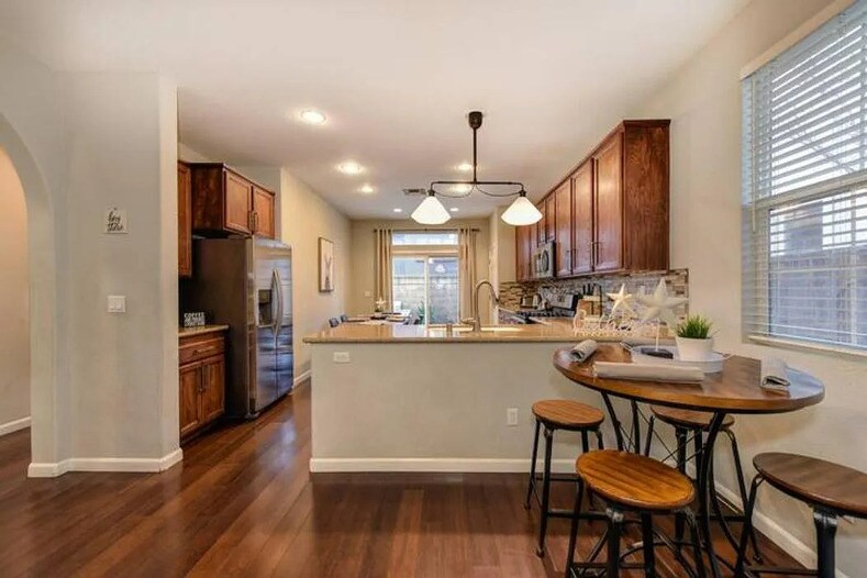 Building Photo - 205 Dragonfly Cir