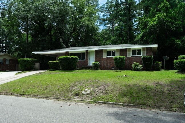 Building Photo - 3336 Oakridge Dr