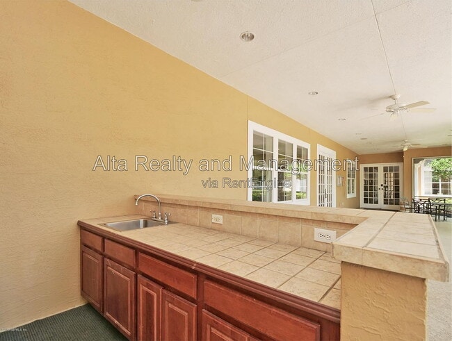 Building Photo - 10075 Gate Pkwy N