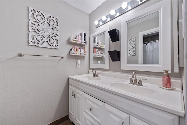 Building Photo - 1201 Bering Dr