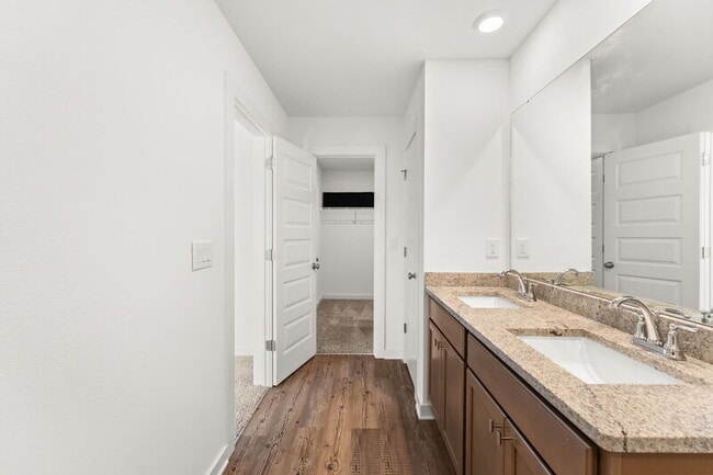 Building Photo - 409 N Gay Ave