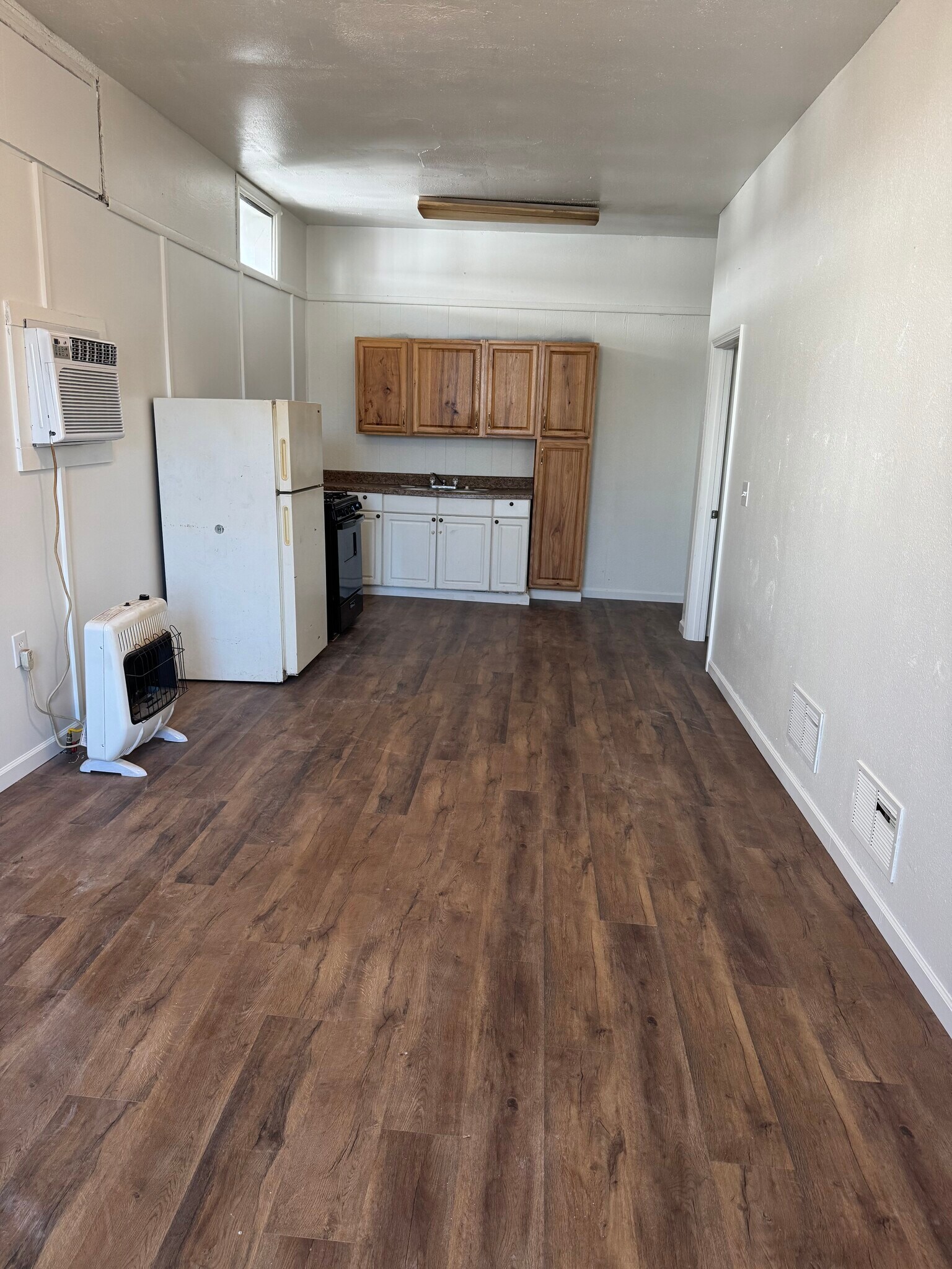 Building Photo - 517 3rd St