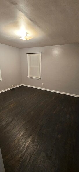 Building Photo - 13590 Cedar Rd