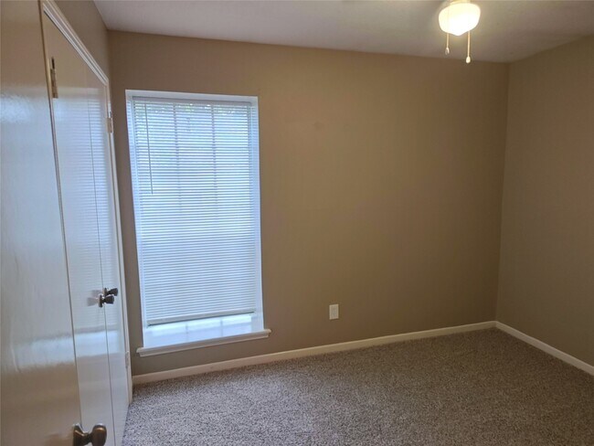 Building Photo - 11514 Meadow Ln