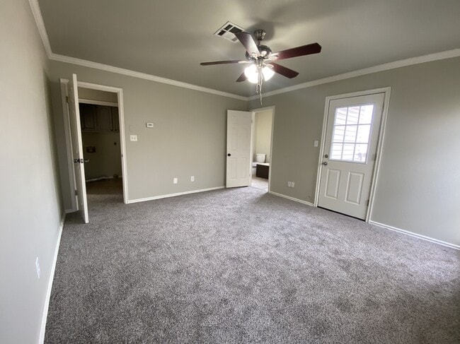 Building Photo - 3503 S Dogwood Ave